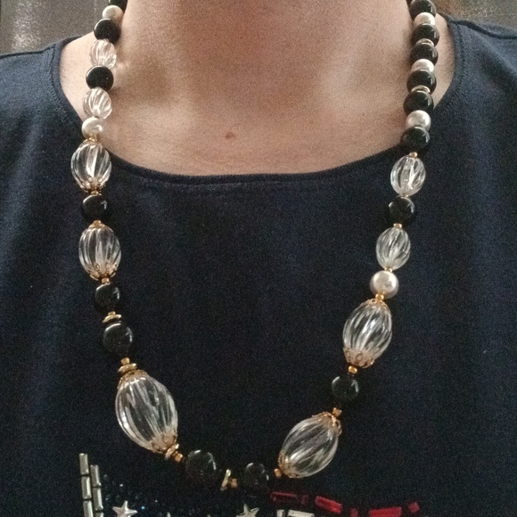 Black and Clear Chunky Necklace - Picture 2 of 2